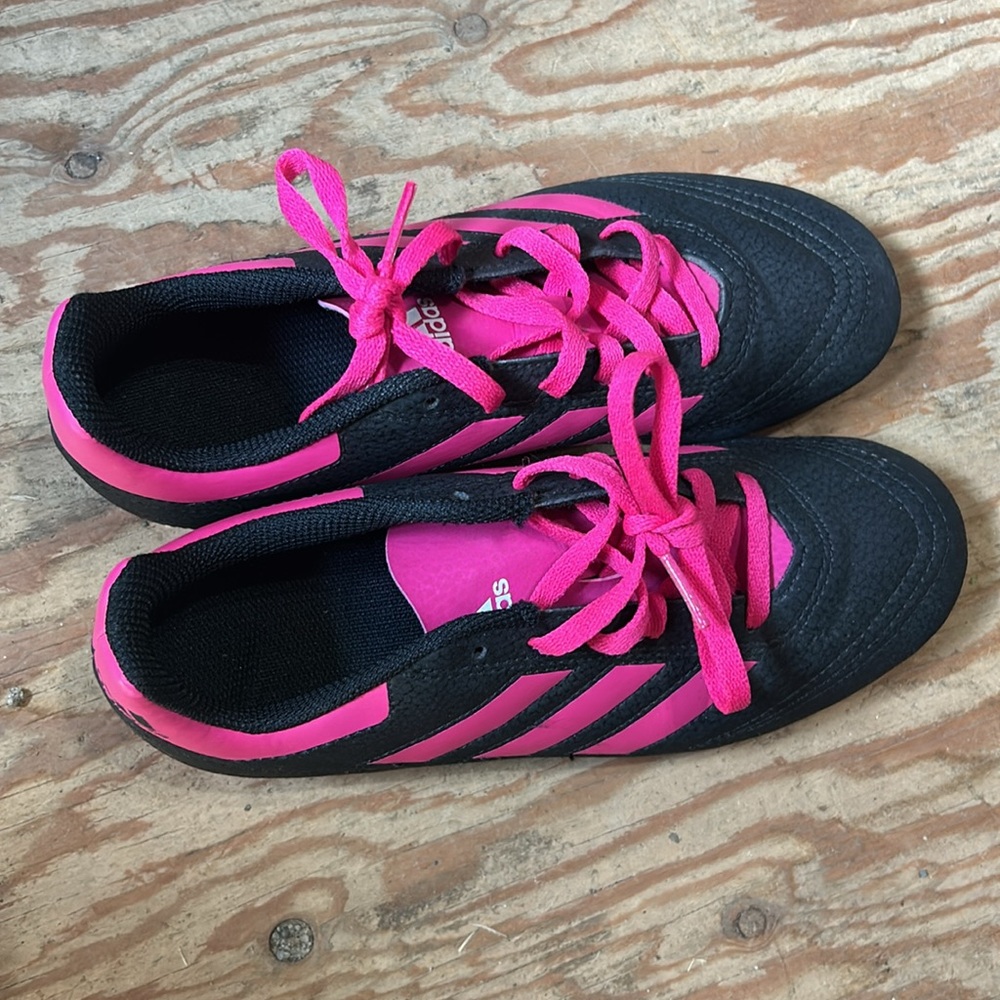 Adidas Junior Goletto VI Firm Ground Soccer Shoes NEW Size 4 Black Pink - Picture 2 of 6